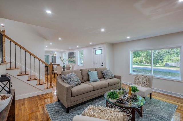 308 Laurel St, Bridgewater, MA 02324