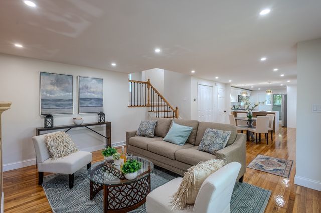 308 Laurel St, Bridgewater, MA 02324