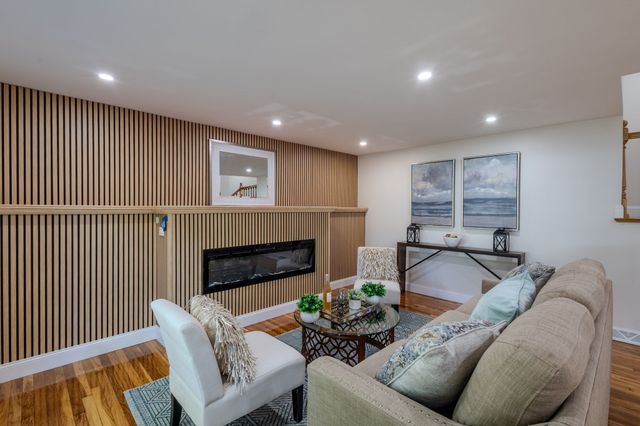 308 Laurel St, Bridgewater, MA 02324
