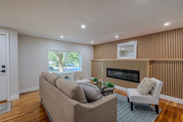 308 Laurel St, Bridgewater, MA 02324