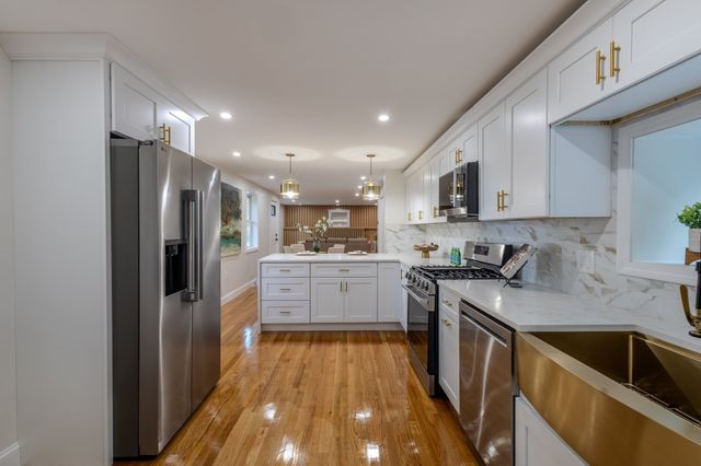 308 Laurel St, Bridgewater, MA 02324