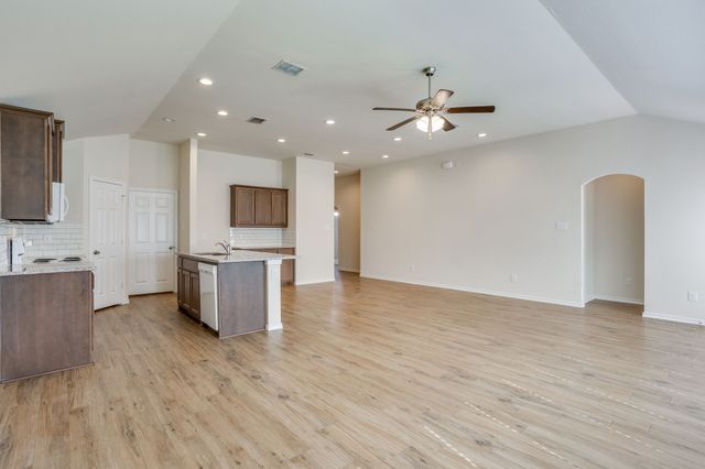 209 Balcones Drive, Fort Worth, TX 76108
