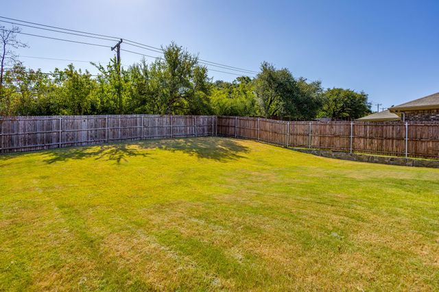 209 Balcones Drive, Fort Worth, TX 76108
