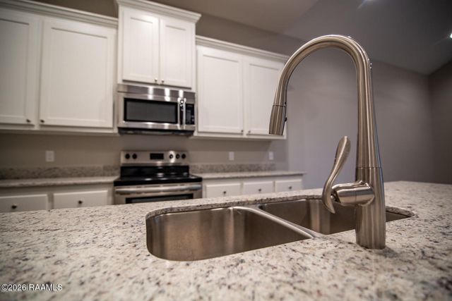 111 Millie Drive, Lafayette, LA 70506