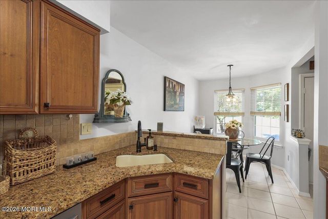 288 Century Way, Manalapan, NJ 07726