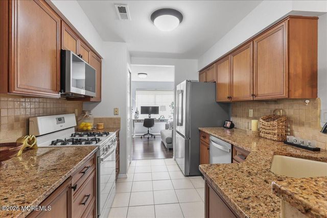 288 Century Way, Manalapan, NJ 07726