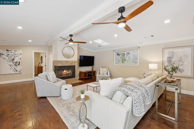 50 Vista Ln, Alamo, CA 94507