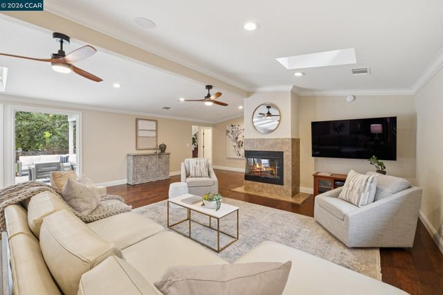 50 Vista Ln, Alamo, CA 94507