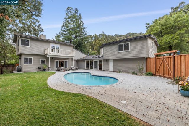 50 Vista Ln, Alamo, CA 94507