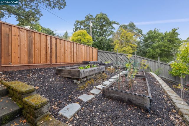 50 Vista Ln, Alamo, CA 94507