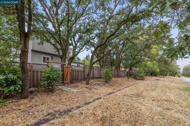 50 Vista Ln, Alamo, CA 94507