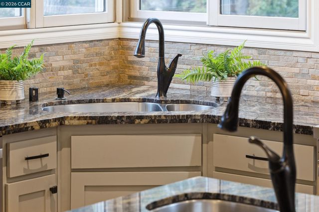 50 Vista Ln, Alamo, CA 94507