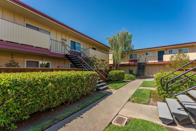3049 Los Prados Street 223, San Mateo, CA 94403