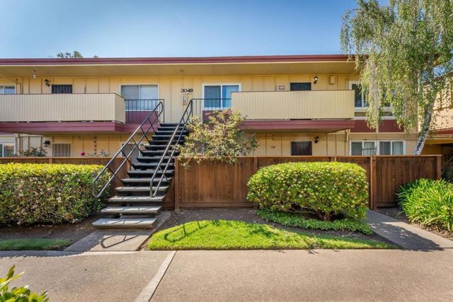 3049 Los Prados Street 223, San Mateo, CA 94403