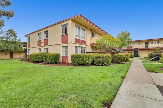 3049 Los Prados Street 223, San Mateo, CA 94403
