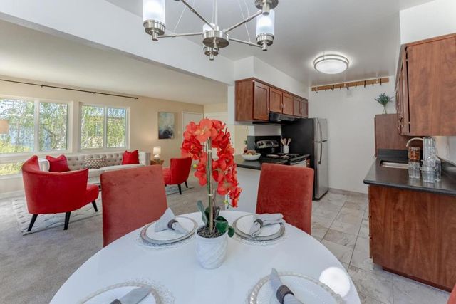 3049 Los Prados Street 223, San Mateo, CA 94403