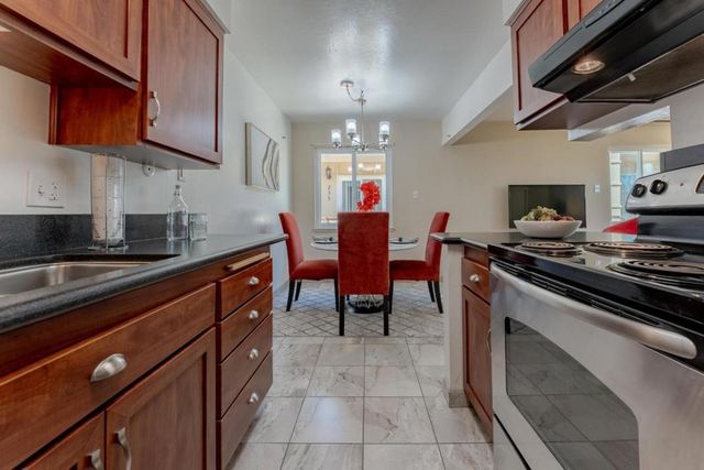 3049 Los Prados Street 223, San Mateo, CA 94403