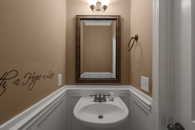 995 Terraceside Cir, Clarksville, TN 37040
