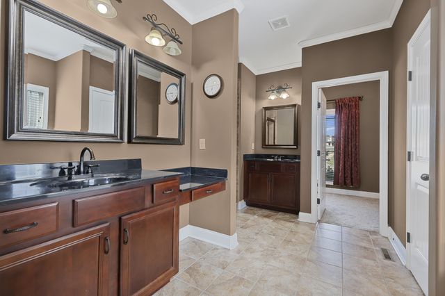 995 Terraceside Cir, Clarksville, TN 37040
