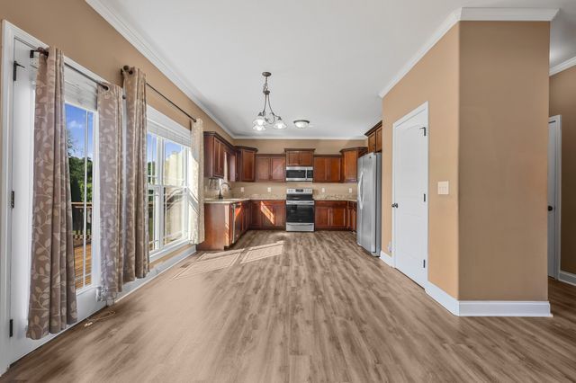 995 Terraceside Cir, Clarksville, TN 37040