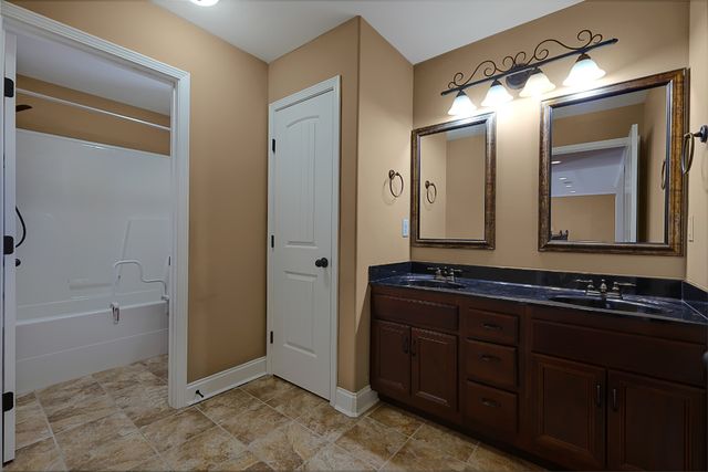 995 Terraceside Cir, Clarksville, TN 37040
