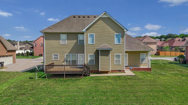 995 Terraceside Cir, Clarksville, TN 37040