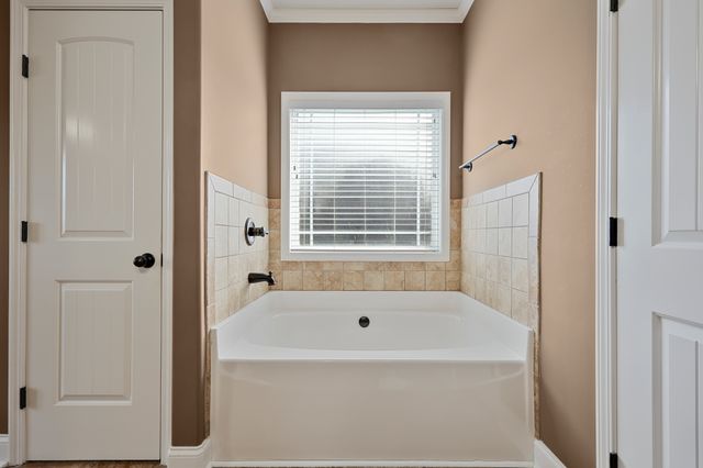 995 Terraceside Cir, Clarksville, TN 37040