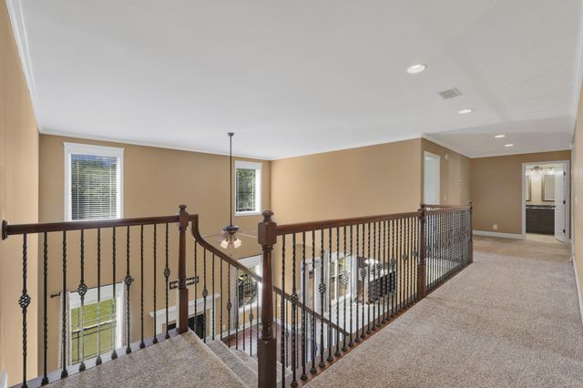 995 Terraceside Cir, Clarksville, TN 37040