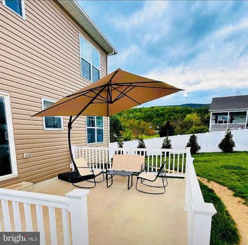 123 HANK AARON RD, Berkeley Springs, WV 25411