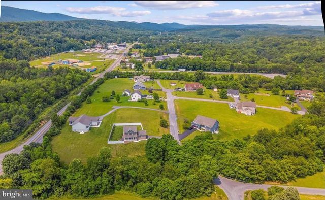123 HANK AARON RD, Berkeley Springs, WV 25411
