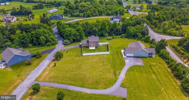 123 HANK AARON RD, Berkeley Springs, WV 25411