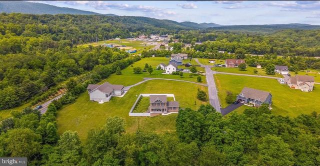 123 HANK AARON RD, Berkeley Springs, WV 25411
