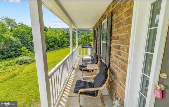 123 HANK AARON RD, Berkeley Springs, WV 25411