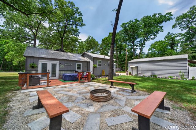 588 N Mill Iron Road, Muskegon Twp, MI 49442