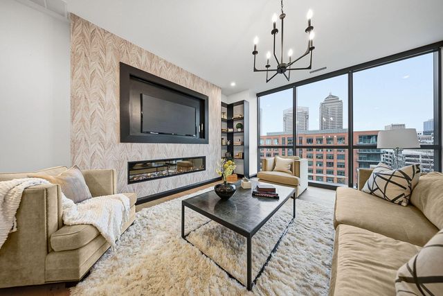 225 John H Mcconnell Boulevard, 705, Columbus, OH 43215