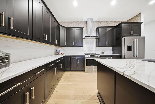 225 John H Mcconnell Boulevard, 705, Columbus, OH 43215