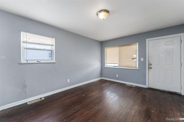 13335 Charlotte Avenue, Warren, MI 48089