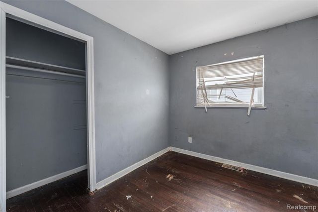 13335 Charlotte Avenue, Warren, MI 48089