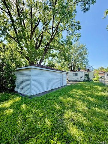 13335 Charlotte Avenue, Warren, MI 48089