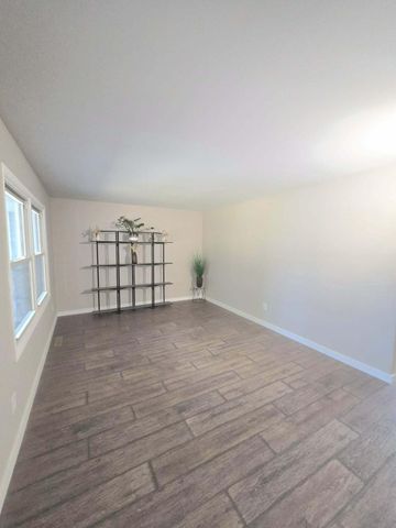 742 Greenridge Road, Battle Creek, MI 49015