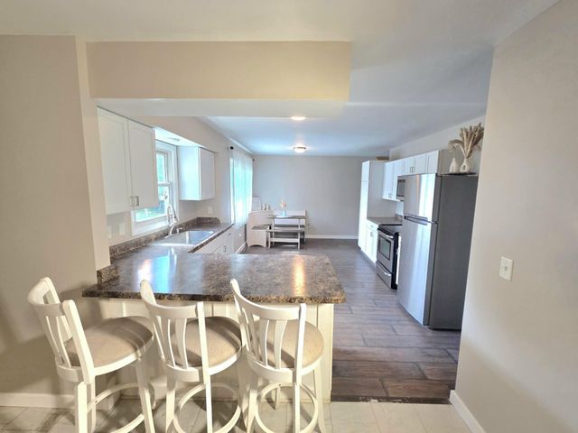 742 Greenridge Road, Battle Creek, MI 49015