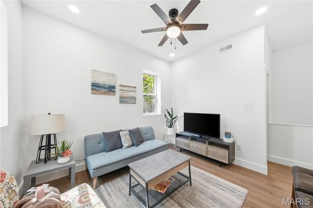 3450 Minnesota Avenue, St Louis, MO 63118