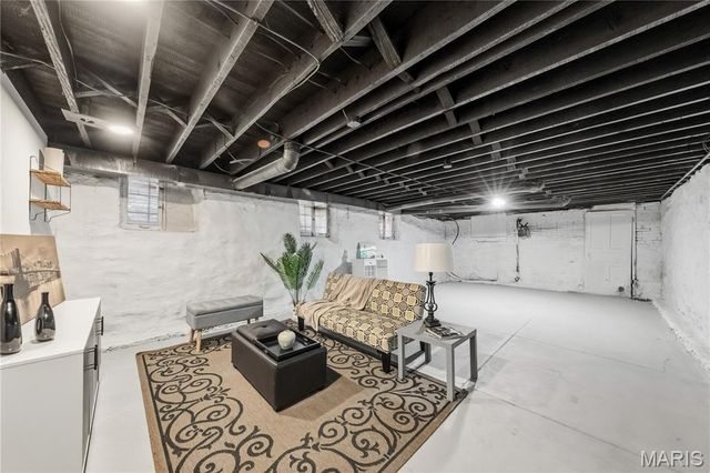 3450 Minnesota Avenue, St Louis, MO 63118