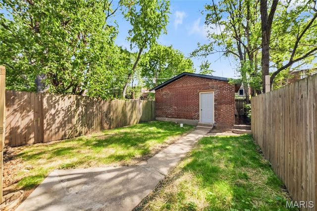 3450 Minnesota Avenue, St Louis, MO 63118