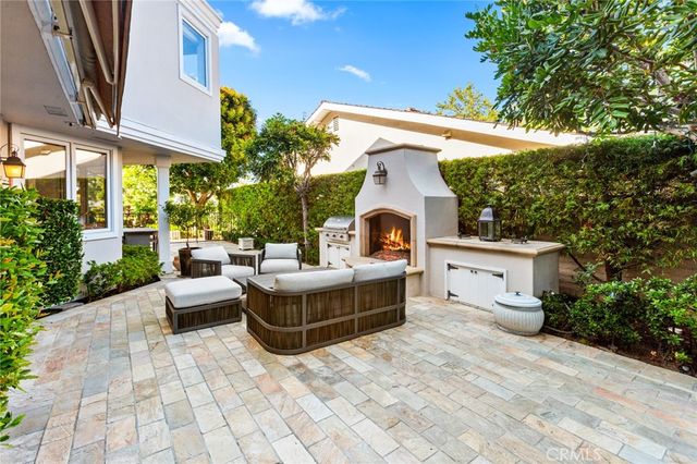 8 Rue Verte, Newport Beach, CA 92660