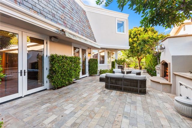 8 Rue Verte, Newport Beach, CA 92660