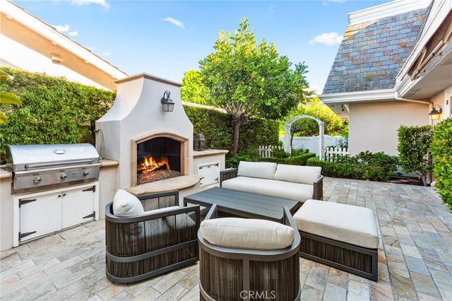 8 Rue Verte, Newport Beach, CA 92660