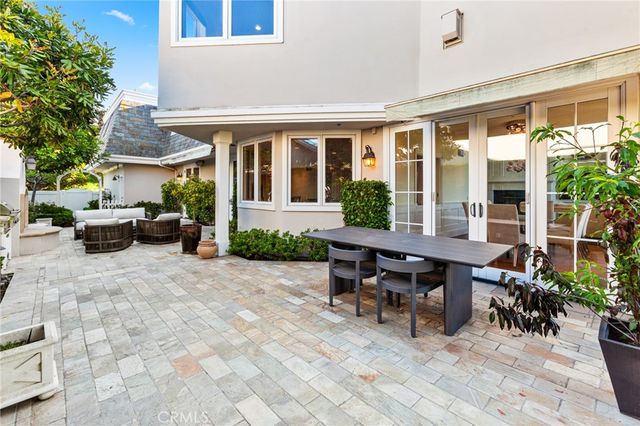 8 Rue Verte, Newport Beach, CA 92660