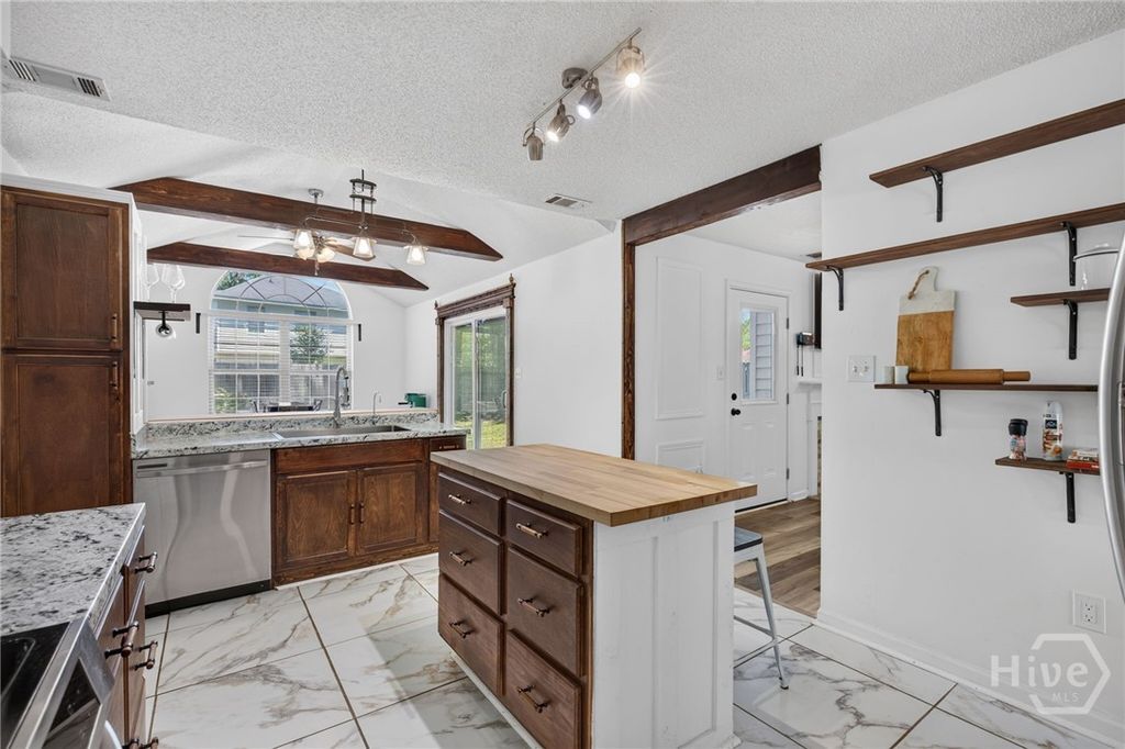 Image 27 of property listing at 172 Lions Gate Road, Savannah, GA 31419