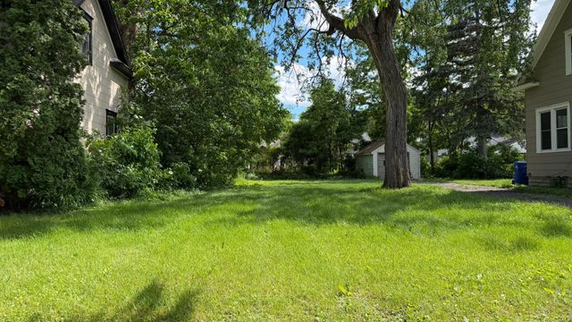 13xx Hewitt Avenue, Saint Paul, MN 55104